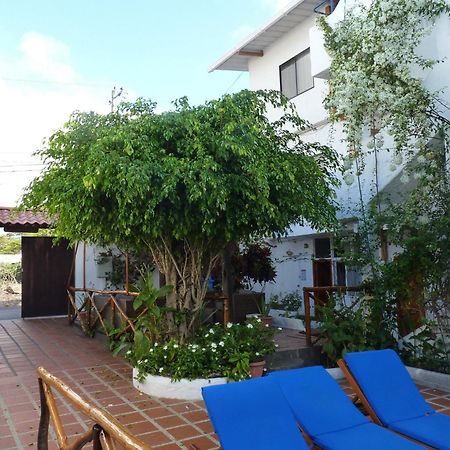 Hotel La Casa De Judy Puerto Ayora  Exteriör bild