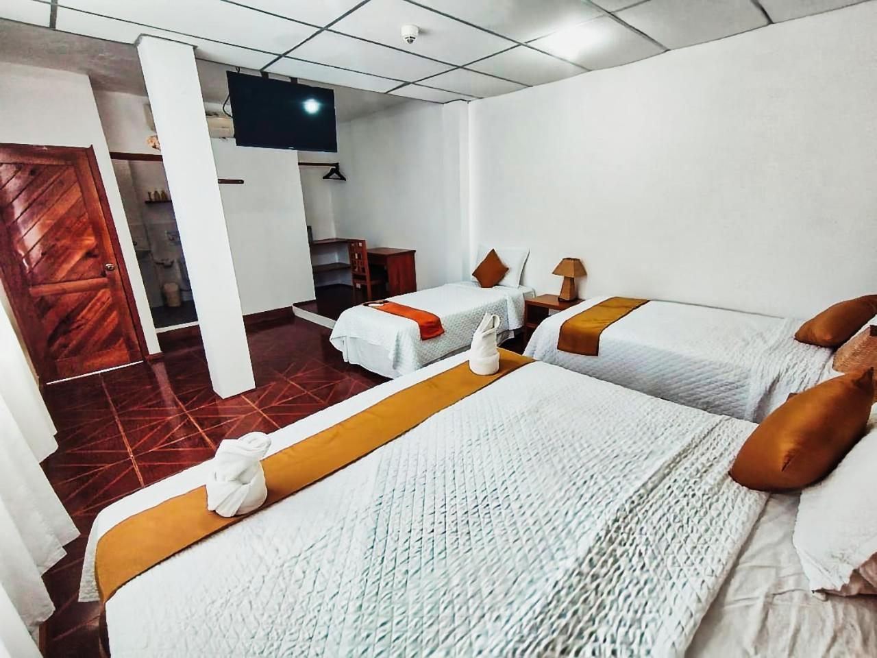 Hotel La Casa De Judy Puerto Ayora  Exteriör bild