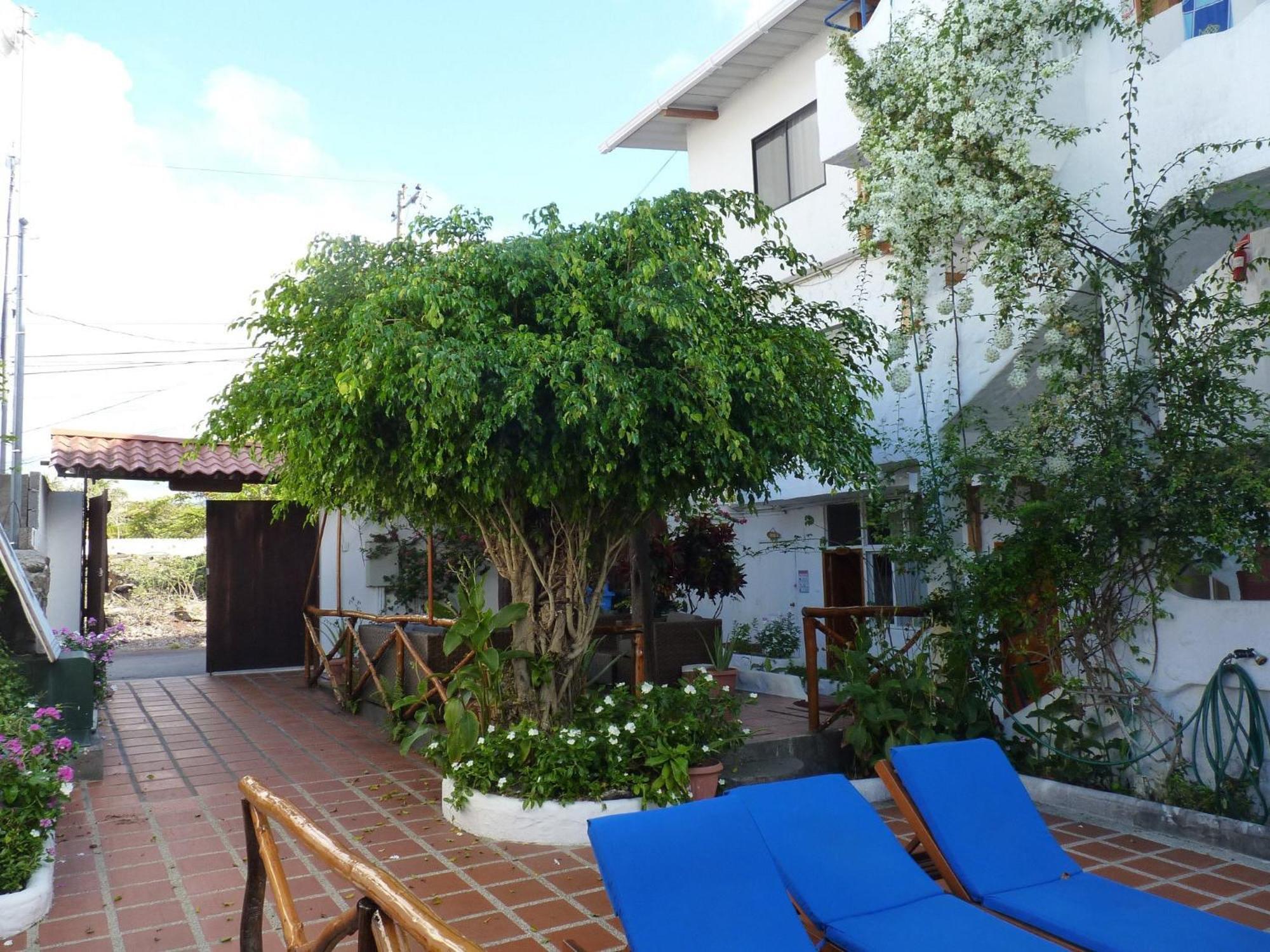 Hotel La Casa De Judy Puerto Ayora  Exteriör bild