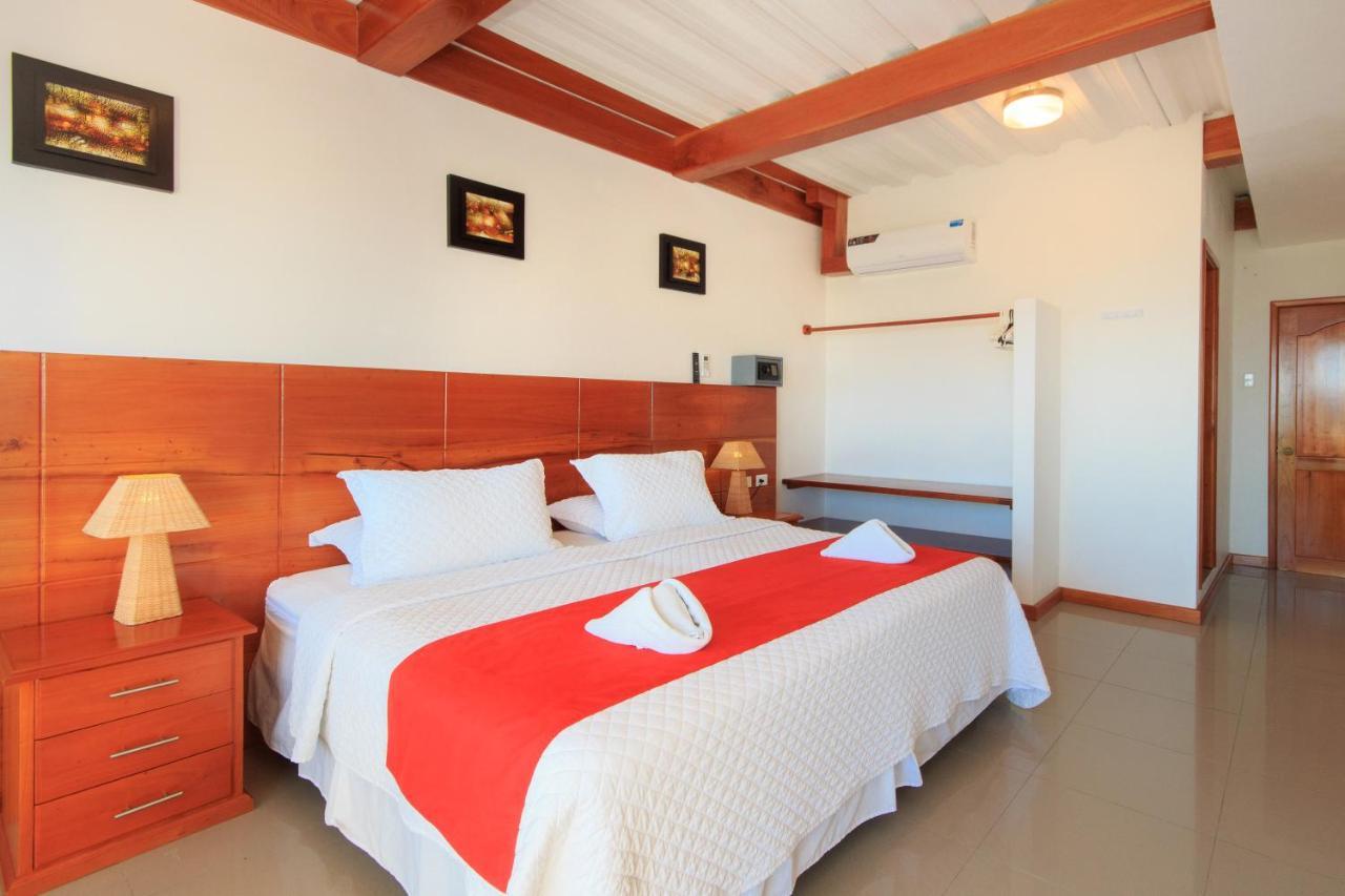 Hotel La Casa De Judy Puerto Ayora  Exteriör bild
