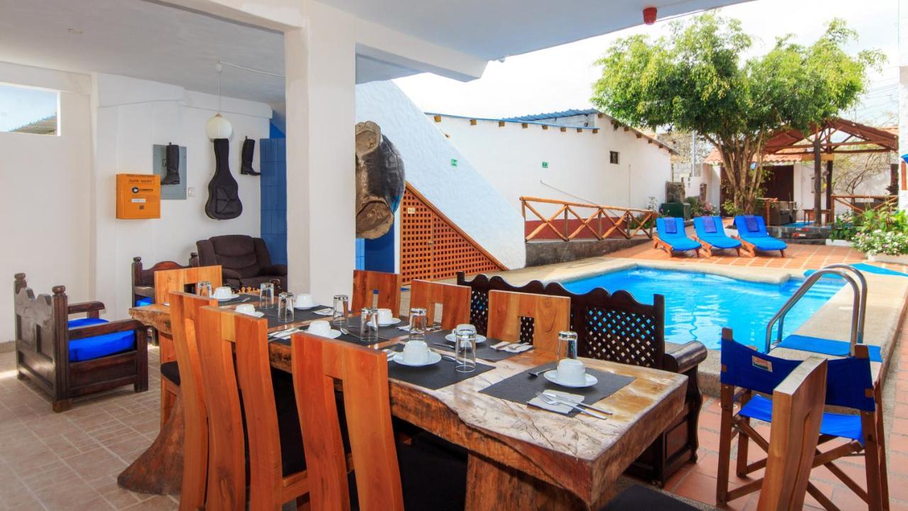 Hotel La Casa De Judy Puerto Ayora  Exteriör bild