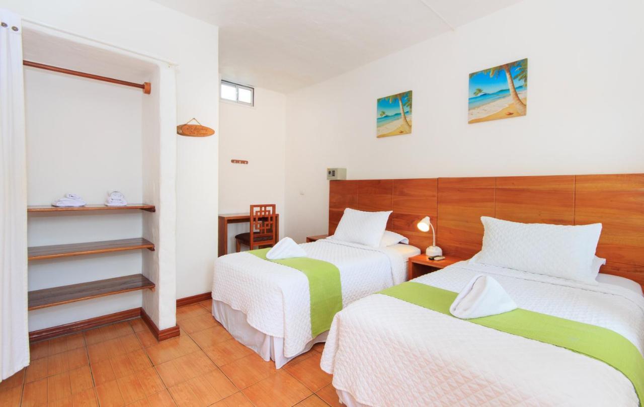 Hotel La Casa De Judy Puerto Ayora  Exteriör bild