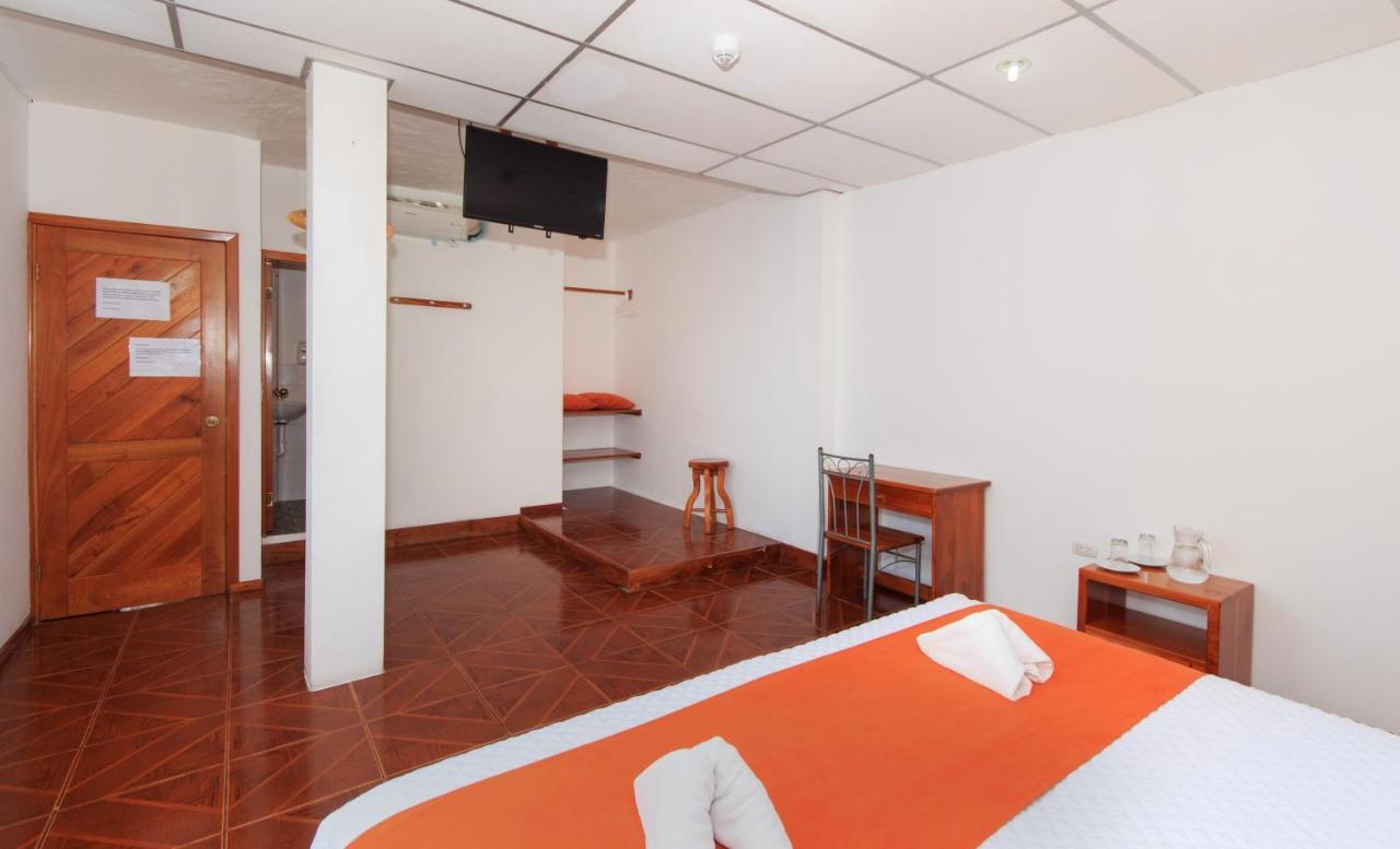 Hotel La Casa De Judy Puerto Ayora  Exteriör bild